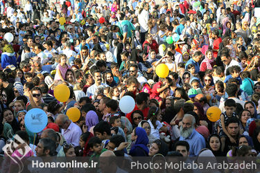 شادپیمایی عروسک‌ها در بوستان آب و آتش‎