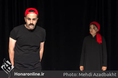 نمایش "گرگ‌ها کروات نمی‌زنند" در عمارت نوفل لوشاتو