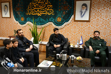 اعطای نشان آزادی ملت ایران به قهرمان شاهچراغ فرزاد بادپا