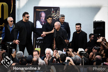 تشییع پیکر ناصر ملک مطیعی در خانه سینما