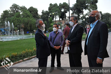 نشست صمیمانه هنرمندان و فعالان هنرهای تجسمی با وزیر فرهنگ و ارشاد اسلامی(1)
