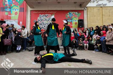 سومین روز جشنواره بین المللی تئاتر کودک و نوجوان همدان