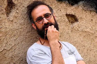 پرفورمنسی از اشعار خیام، مولانا و حافظ در میلان ایتالیا / اجرای نمایش "1+1" امید نیاز در بخارست


