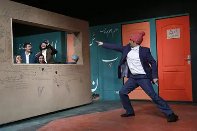 درامی پداگوژیک و زیبا / نگاهی به نمایش "عقل صورتی" به نویسندگی و کارگردانی مهدی فرشیدی سپهر