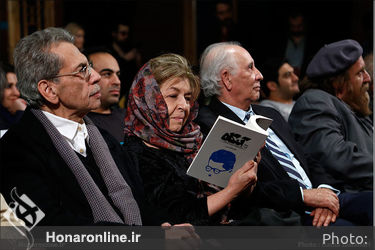 رونمایی از ماهنامه فرهنگی هنری آنگاه در خانه هنرمندان