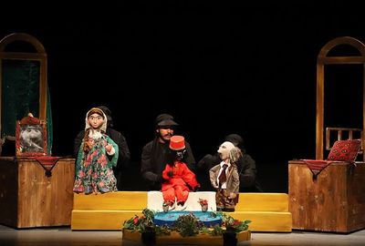 رویکردی گذرا به متن و اجرا / نگاهی به نمایش "مضحکه بادسوار" به نویسندگی و کارگردانی هما جدیکار