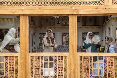  عاشقی با بوی چوب و ممنوعیت 
