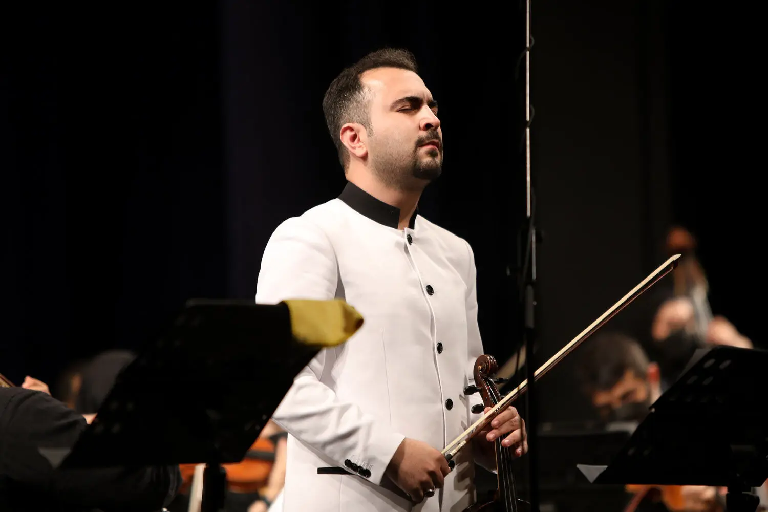 اجرای ارکستر سمفونیک تهران به رهبری نصیر حیدریان در تالار وحدت/۲