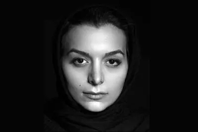 روایتی سیال از انسان و انسانیت / روایت غزال حسینی از نمایش "بیست و پنج درصد"