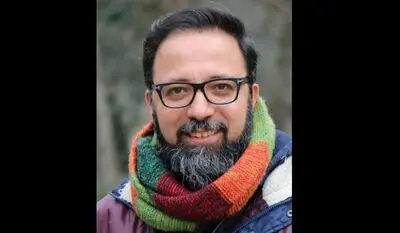 احتشامی: آموزشگاه‌های بازیگری هر چیزی که دوست دارند تدریس می‌کنند / عرضه و تقاضا در فضای بازیگری با هم هماهنگی ندارد