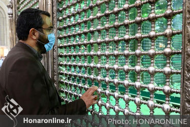 آغاز هفته هنر انقلاب با ادای احترام به مقام شهدا و تجدید پیمان با آرمان‌های امام خمینی(ره)