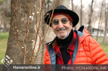 کاشت نهال توسط هنرمندان در فرهنگسرای نیاوران