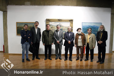 بازدید وزیر ارشاد از اولین نمایشگاه هنرمندان پیشکسوت در فرهنگسرای نیاوران 