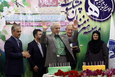 تجلیل از هنرمندان پیشکسوت متولد اردیبهشت ماه و خردادماه 