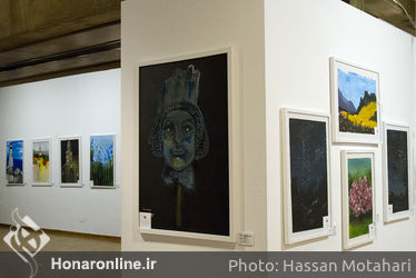 نمایشگاه آثار نقاشی هنرمندان کم توان ذهنی در  گالری اصلی فرهنگسرای نیاوران