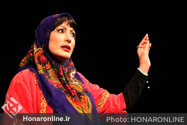 نمایش "پشت دیوار عمارت" در تماشاخانه سرو