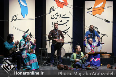 اجرای گروه "رستاک" در سی و سومین جشنواره موسیقی فجر در تالار وحدت