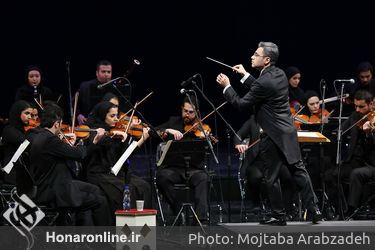 اجرای قطعه "نی نوا" توسط ارکستر ملی ایران