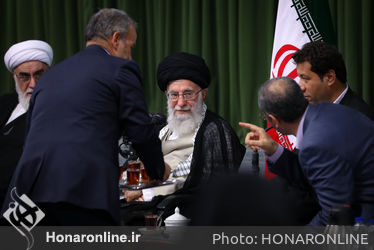 دیدار جمعی از شاعران و اهالی فرهنگ و ادب با رهبر معظم انقلاب