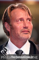 06 Mads Mikkelsen walks the red carpet ahead of the _At Eternity_s Gate_ screening during the 75th Venice Film Festival
