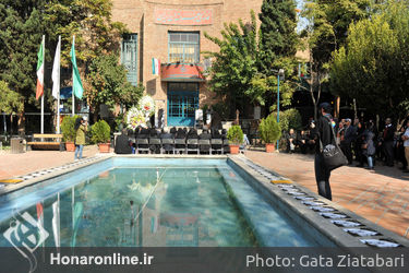 تشییع پیکر رضا امیر یاراحمدی در خانه هنرمندان