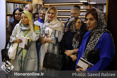جشن امضای کتاب "گفتگو با ایران درودی" در نشر ثالث