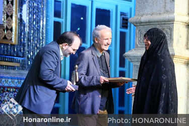 تقدیر از راویان و محققان تاریخ شفاهی برتر در هشتمین دوره هفته هنر انقلاب