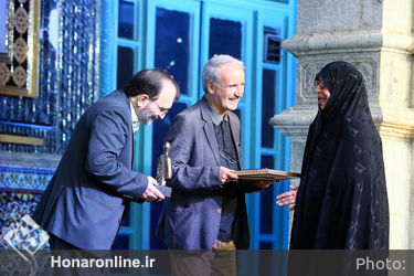 تقدیر از راویان و محققان تاریخ شفاهی برتر در هشتمین دوره هفته هنر انقلاب