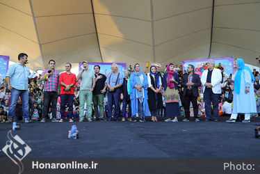 شادپیمایی عروسک‌ها در بوستان آب و آتش‎
