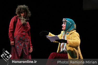 نمایش «اُلدسانگز: عشق روزهای کرونا» در پردیس شهرزاد