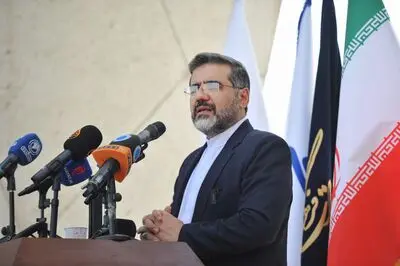 خلیج فارس تا ابد خلیج فارس خواهد بود/ دهم اردیبهشت روز اخراج غربی‌های استعمارگر است