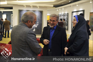 بازدید هنرمندان از آثار دهمین حراج تهران