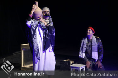 نمایش "ایستادن بر فراز یک اتفاق" در تماشاخانه سرو