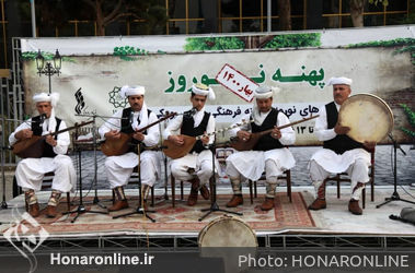 اجرای گروه موسیقی خراسانی «شمس خواف» در رویداد پهنه نوروز