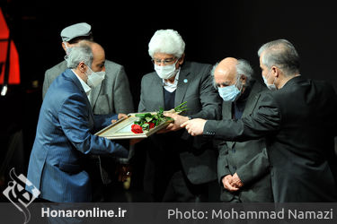 مراسم تقدیر از پیشکسوتان و افتتاح موزه دوربین عکاسی در برج آزادی