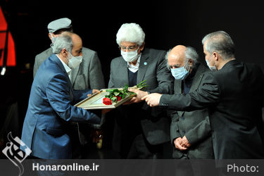 مراسم تقدیر از پیشکسوتان و افتتاح موزه دوربین عکاسی در برج آزادی