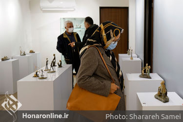 نمایشگاه مجسمه های سنگی "سید رحیم حسینی" با عنوان "نبض درون" در گالری بهارک 