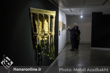 بازدید سیدمحمد مجتبی حسینی از نمایشگاه فریبا بروفر