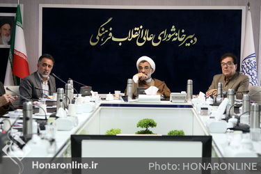 نشست دبیر عالی شورای انقلاب فرهنگی با تعدادی از هنرمندان تئاتر