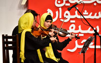 اجرای برگزیدگان جشنواره نوای خرم در سی و پنجمین جشنواره موسیقی فجر 1