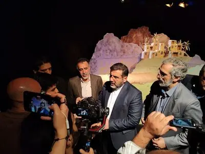 وزیر فرهنگ در گفتگو با "هنرآنلاین": 
تئاتر پررونق‌ترین دوران خودش را سپری می کند/بزودی مراحل ساخت حریم مجموعه تئاتر شهر اتفاق خواهد افتاد