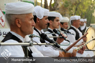 اجرای گروه موسیقی خراسانی «شمس خواف» در رویداد پهنه نوروز