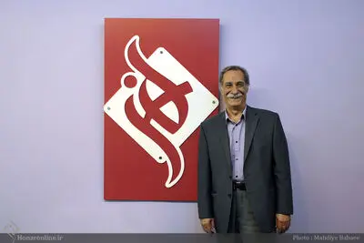 سیاوش طهمورث در گفتگو با هنرآنلاین: دایره بازیگری این روزها به عده‌ای خاص محدود شده است/ بابت بیکاری ام ، گله ای ندارم/ فاصله گرفتن از تخصص، به بازیگری لطمه زده است
