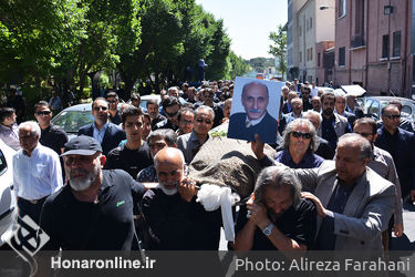 مراسم تشییع پیکر علیرضا سلطانی شاد از مقابل خانه هنرمندان