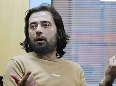 شوخی با گرانی‌های قاجاری! / تلویزیون تسهیل‌کننده مسیر "تئاتر" باشد / روایت کاوه مهدوی از اجرای "کمدی‌زا" در جشنواره تئاتر فجر