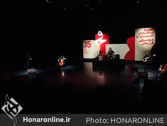 کنسرت گروه رها در سی و پنجمین جشنواره موسیقی فجر