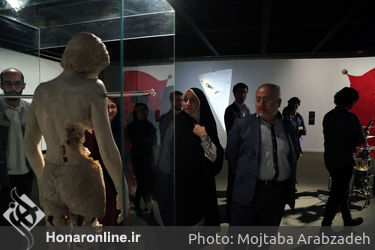 بازدید اعضای شورای شهر از نمایشگاه دوسالانه مجسمه سازی تهران در موزه هنرهای معاصر