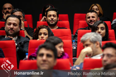 اکران خصوصی فیلم لانه زنبور در باغ کتاب 
