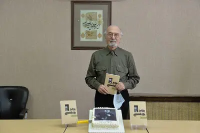 پرویز پورحسینی: آدم‌هایی که رمان نمی‌خوانند یک بعدی هستند / مطالعه و دیدن، سطح سلیقه و شعور آدم‌ها را بالا می‌برد / مروری بر کتاب "پرویز پورحسینی" جلد دوم ماندگاران صحنه