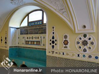 نمونه ای از کاشی های موزه مقدم